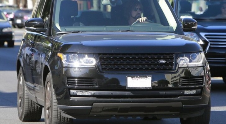 Billy Ray Cyrus drive the 2013 Range Rover