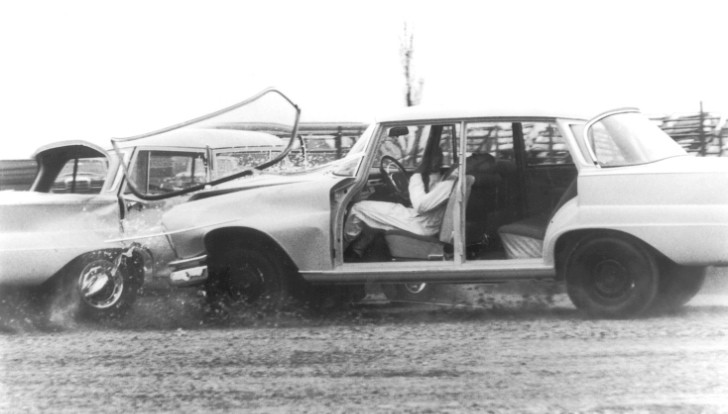Mercedes-Benz Crash Test in the 1950s.