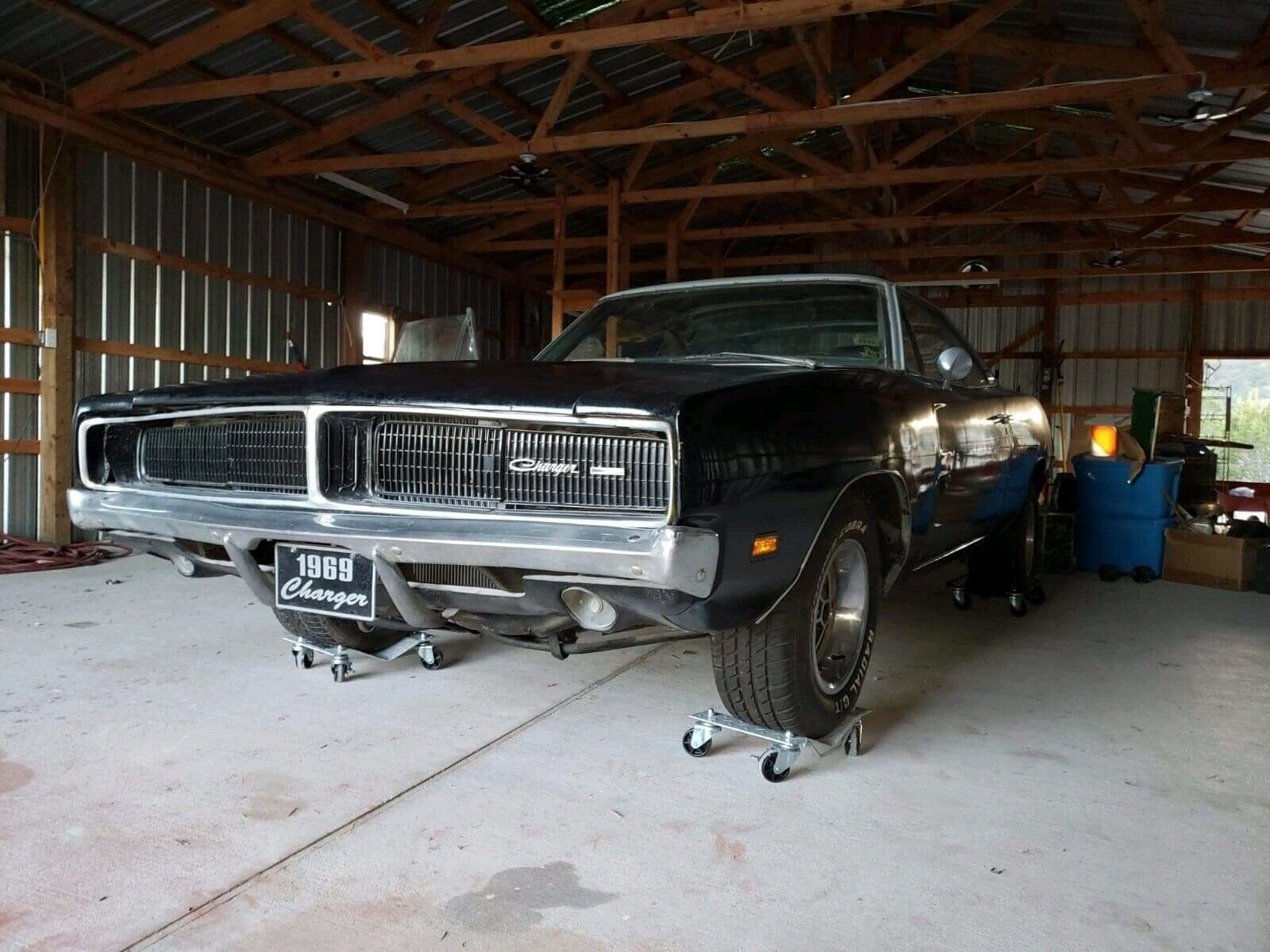 Black 1969 Dodge Charger 440 Parked in a Barn Looks Ready to Go Hunting,  Not So Fast - autoevolution