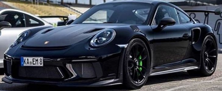 Black 2019 Porsche 911 GT3 RS with Lizzard Green Calipers