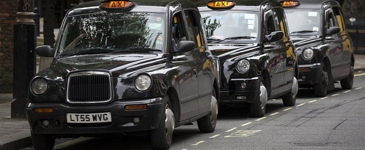 Black cab drivers in London plan to sue Uber for lost earnings