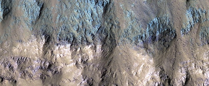 Green and blue rocks on Mars, as seen by HiRISE