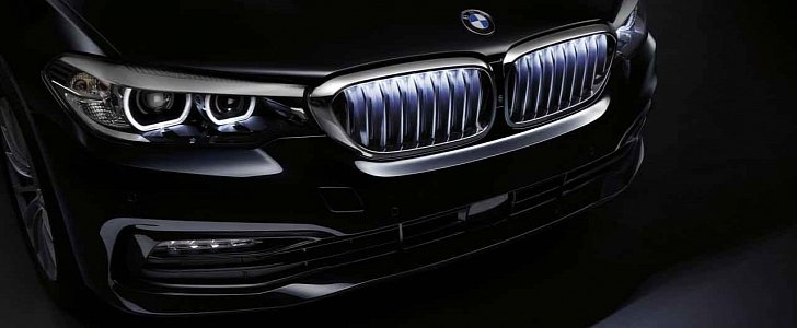Chrome Iconic Glow Kidney Grille for BMW 5 Series