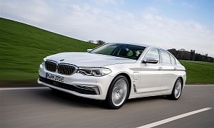 BMW 530e iPerformance Unveiled, It's A PHEV With 252 HP And Great Fuel Economy