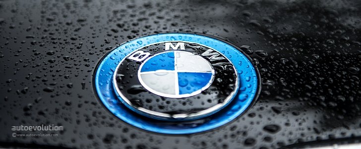 BMW i badge