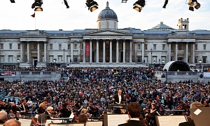 BMW Brings Thousands of People to Trafalgar Square for Open Air Classics