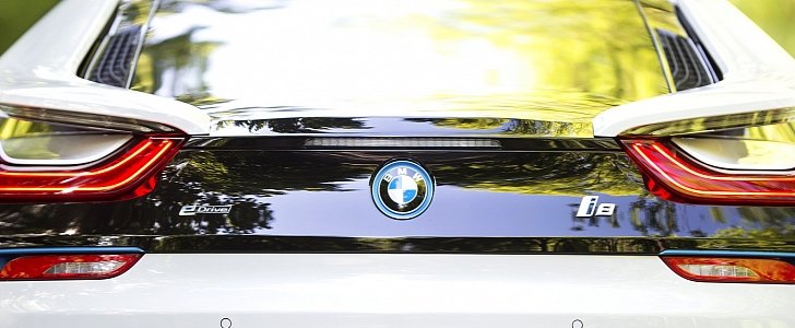 BMW i8 rear end