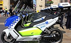 BMW delivers First Electric Maxi Scooters to Barcelona Police, Sales Go Up