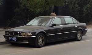 BMW E38 L7 Stretch Limo Spotted in China