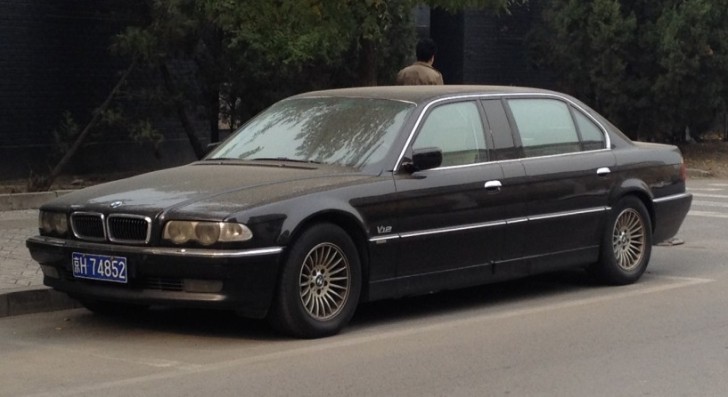 BMW E38 L7 in China