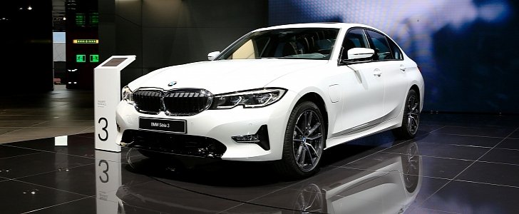 BMW 330e at 2019 Geneva Motor Show