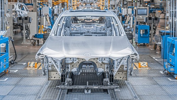 BMW Group secures CO2-reduced steel