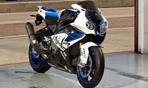 BMW HP4 Becomes Available on December 1st