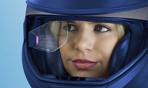 BMW HUD Helmet Uses Top-Notch DigiLens Technology