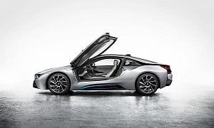 BMW i3 and i8 Up for Auto Motor und Sport’s 2014 Car of the Year Award
