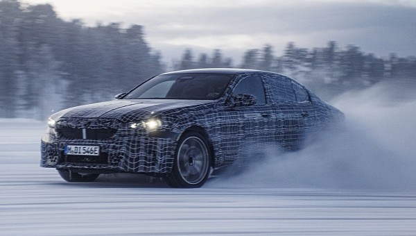BMW i5 Winter Testing