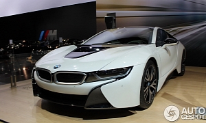 BMW i8 at the 2014 Chicago Auto Show <span>· Live Photos</span>