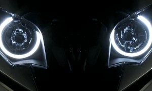 BMW K 1600 GT / K 1600 GTL with Adaptive Headlight