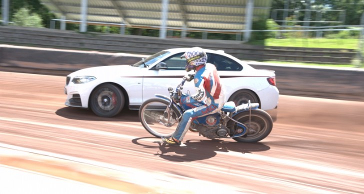 BMW M235i vs Speedbike