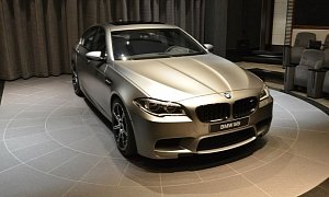 BMW M5 30 Jahre Edition Shows Up in Abu Dhabi <span>· Live Photos</span>