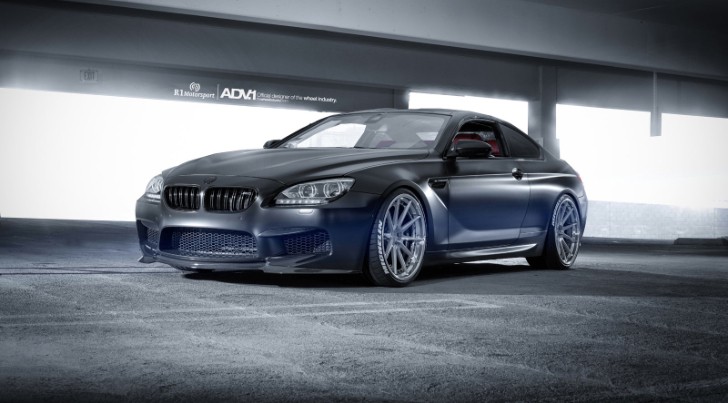 BMW M6 with tire lettering