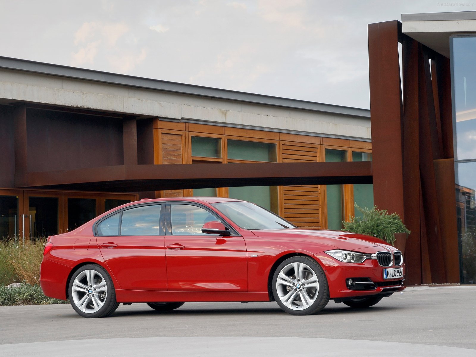 BMW F30 328i Review by 2TheRedline - autoevolution