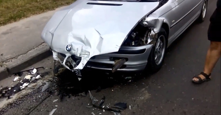 BMW E46 3 Series totaled