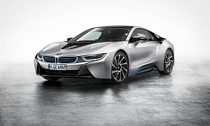 BMW Uses Porsche 911 4S and Audi R8 to Sell the i8