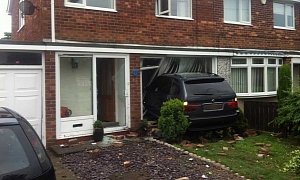 BMW X5 Barges Into Arlington House to Say Good Morning