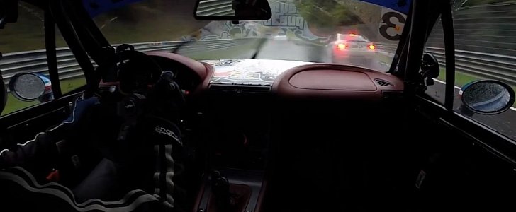BMW Z3 Coupe Chasing E46 M3 on wet Nurburgring