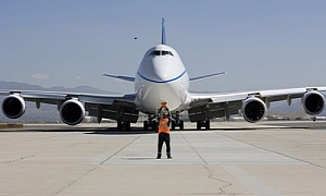 Boeing 747-8 Freighter to Fly on Biofuel