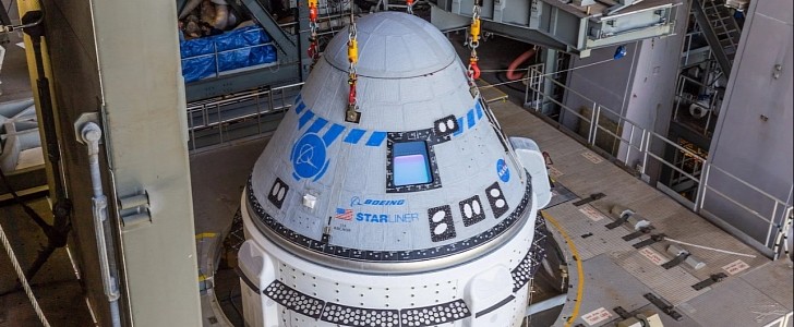 Starliner rests atop ULA Atlas V rocket