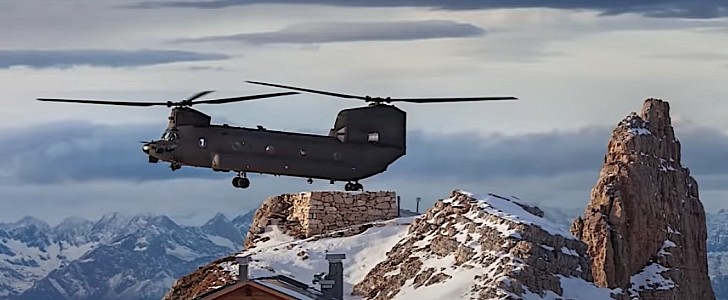 Boeing H-47 Chinook pinnacle landing