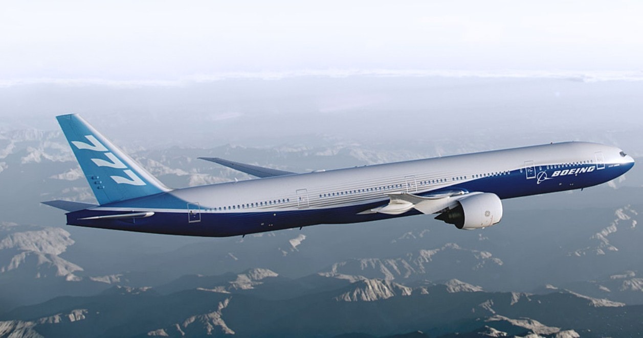 Le retour du 747 Boeing-takes-another-industry-relations-hit-with-safety-directive-issued-on-777-194457_1