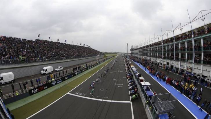 Bol D'Or race start at Magny-Cours
