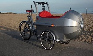 Boxer Rocket Cargo Trike Has Kids Riding in a 1930s Airliner, Sort of