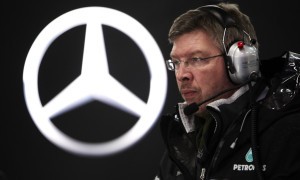 Brawn Predicts 3-Pitstop Races in 2011
