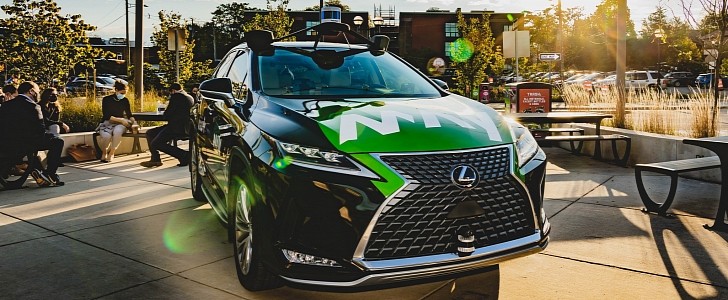 May Mobility's Lexus RX 450h