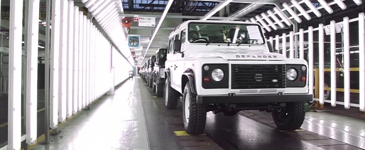 Land Rover Defender on production line in 2015