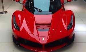 British LaFerrari Owner Hasn’t Touched His Car For One Year, Ferrari Still Waiting in Showroom