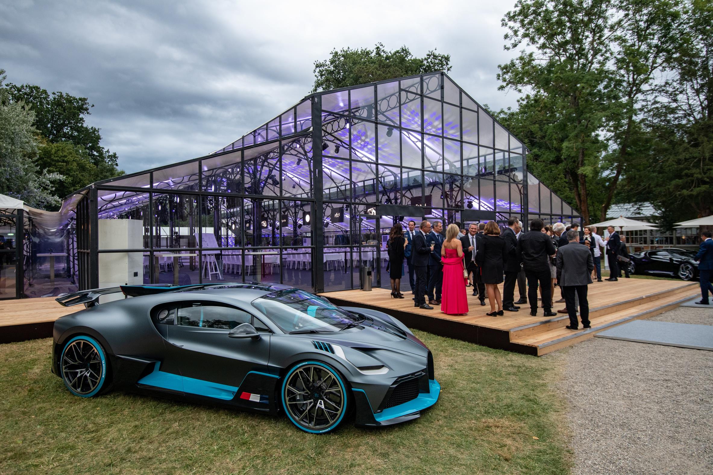 Bugatti 2021. Бугатти Вейрон 2021. Bugatti 2021 новая. Bugatti Chiron super Sport 2021.