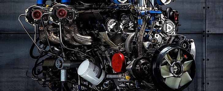 Bugatti EB110 engine