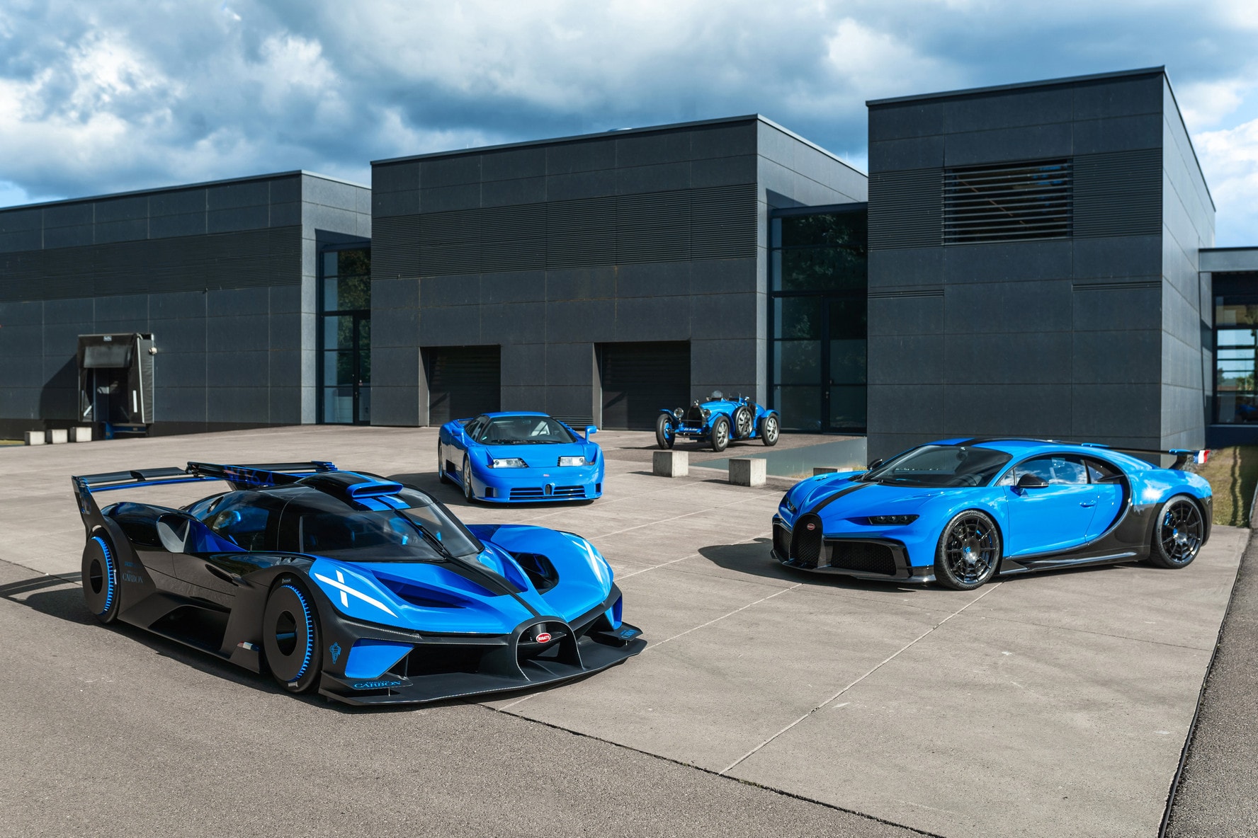 Bugatti Relishes ‘La Vie en Bleu,’ French Racing Blue Looks Best on ...