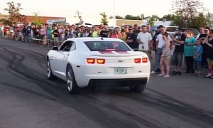 Burnout Fail: Camaro Owner Doesn't Know How to Turn Off the Traction Control