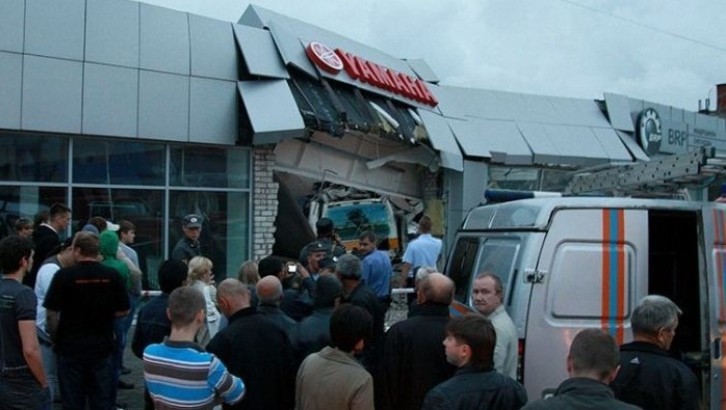 Bus Crashes into Yamaha Dealership in Russia