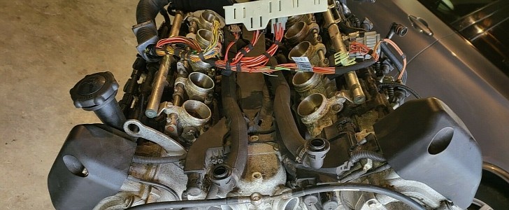 BMW M5 E60 engine