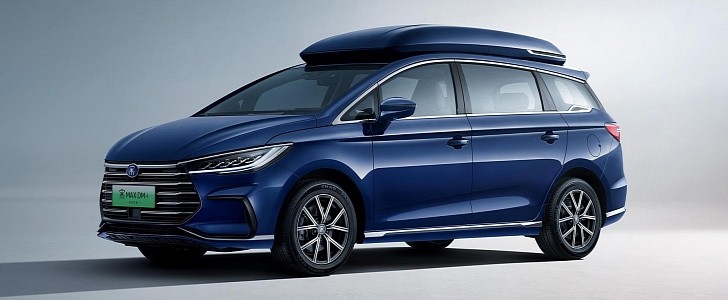 BYD Song Max DM-i offers 85 km (53 mi) of pure electric range and can travel up to 1,090 km (677 mi) in total