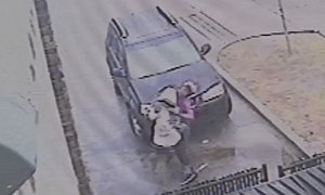 Bystanders Turn To Car Thieves In Worst Example Of An Anti-Samaritan