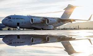 C-17 Globemaster Gets an Upside-Down Twin Thanks to Sun and Reflection