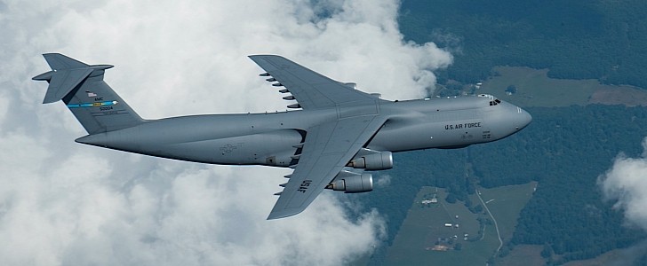C-5 Galaxy Spotted While En Route to a Date, Massive Machine Looks Stunning  From Above - autoevolution